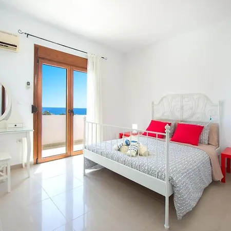 Cosy House In Kiotari With Garden And Terrace *