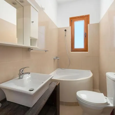 Tatil Evi Cosy House In Kiotari With Garden And Terrace *
