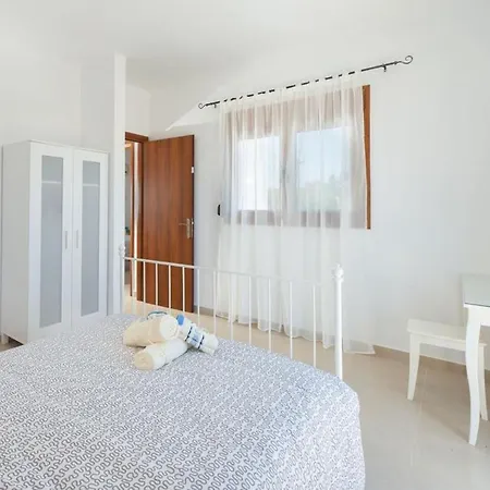Tatil Evi Cosy House In Kiotari With Garden And Terrace